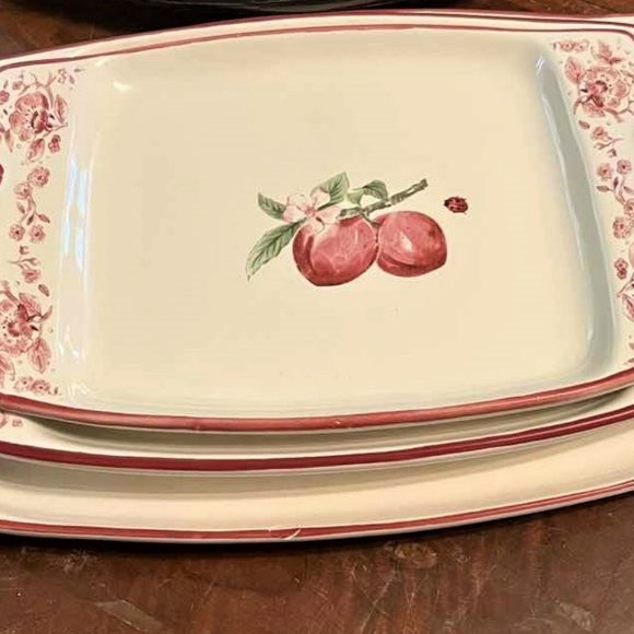 Pfaltzgraff Delicious 3Tray Serving Set | Nesting Platters | Serving Platters - Picture 13 of 16